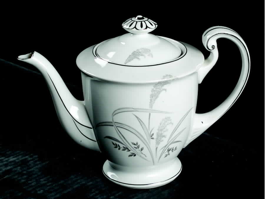 Silver Wheat Teapot & Lid by Wentworth-1