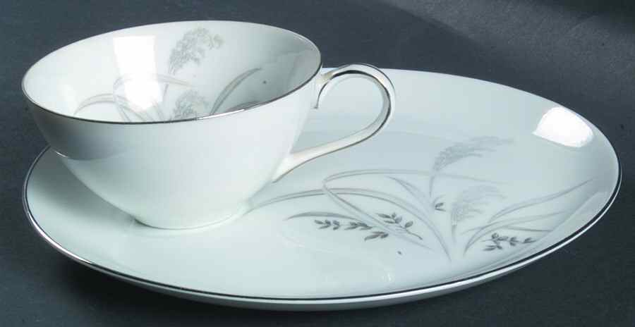 Silver Wheat Snack Plate & Cup Set by Wentworth-1