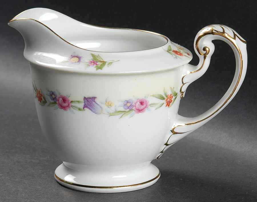 Tulip Creamer by Wentworth-1