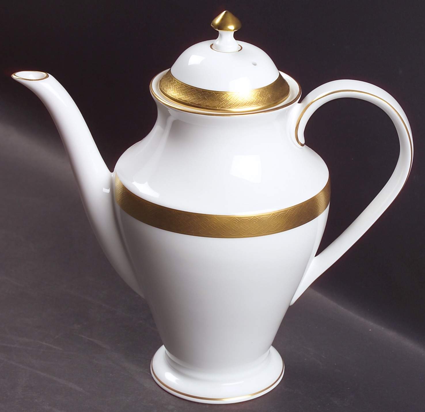 Kells Gold Tea/Coffee Pot & Lid by Waterford China-1