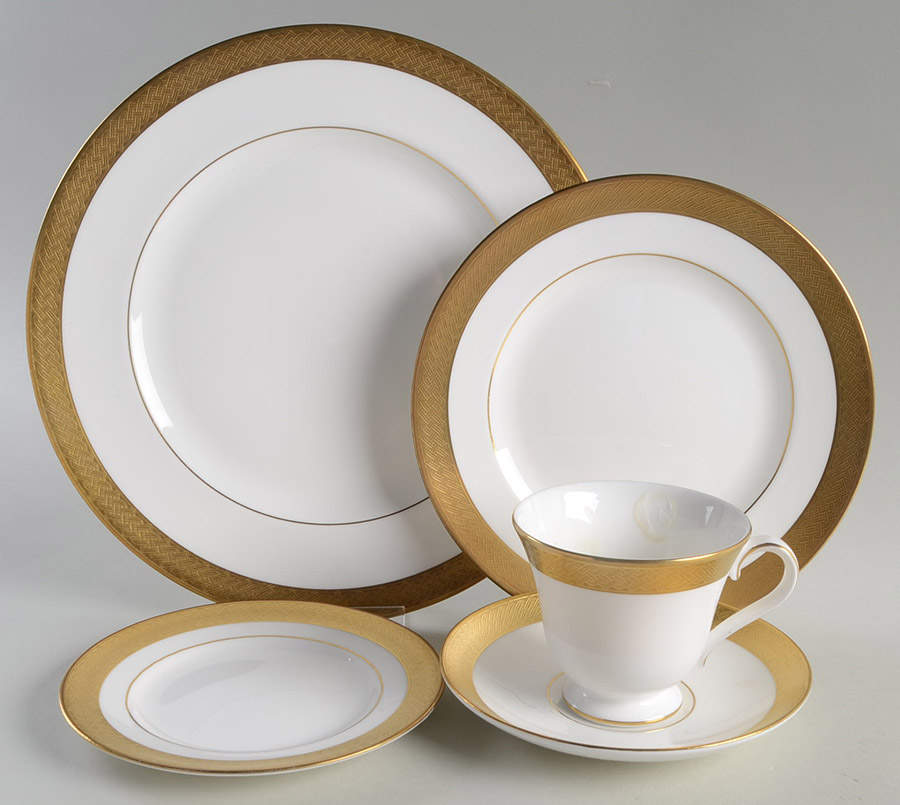 Kells Gold 5 Piece Place Setting by Waterford China-1