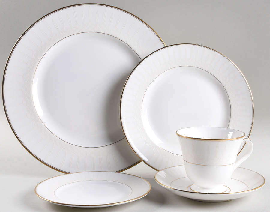 Lismore Gold 5 Piece Place Setting by Waterford China-1