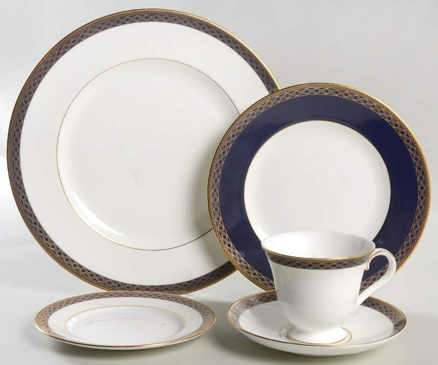 Powerscourt 5 Piece Place Setting by Waterford China-1