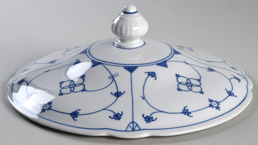 Strawflower (Scalloped) Lid for Round Vegetable by Winterling - Bavaria-1