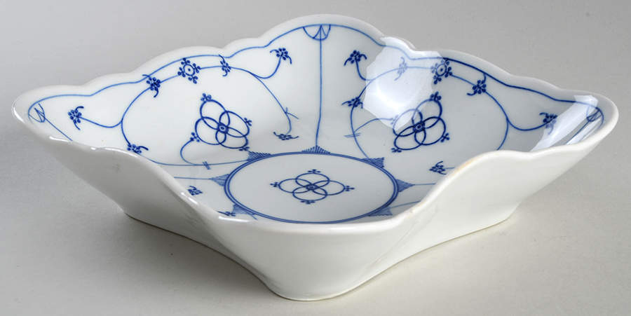 Strawflower (Scalloped) 7" Square Vegetable Bowl by Winterling - Bavaria-1