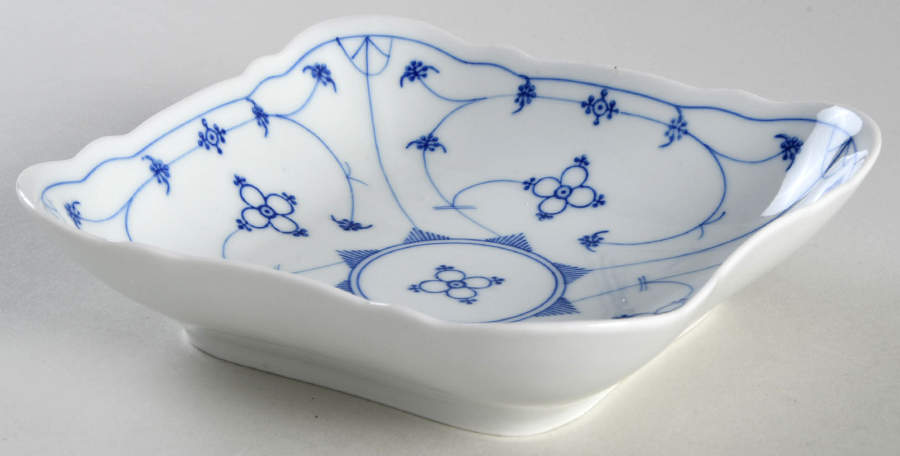 Strawflower (Scalloped) 5" Square Vegetable Bowl by Winterling - Bavaria-1