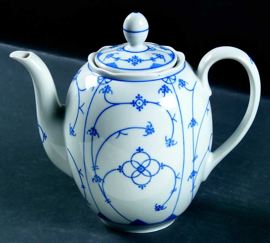 Strawflower (Scalloped) Teapot & Lid by Winterling - Bavaria-1