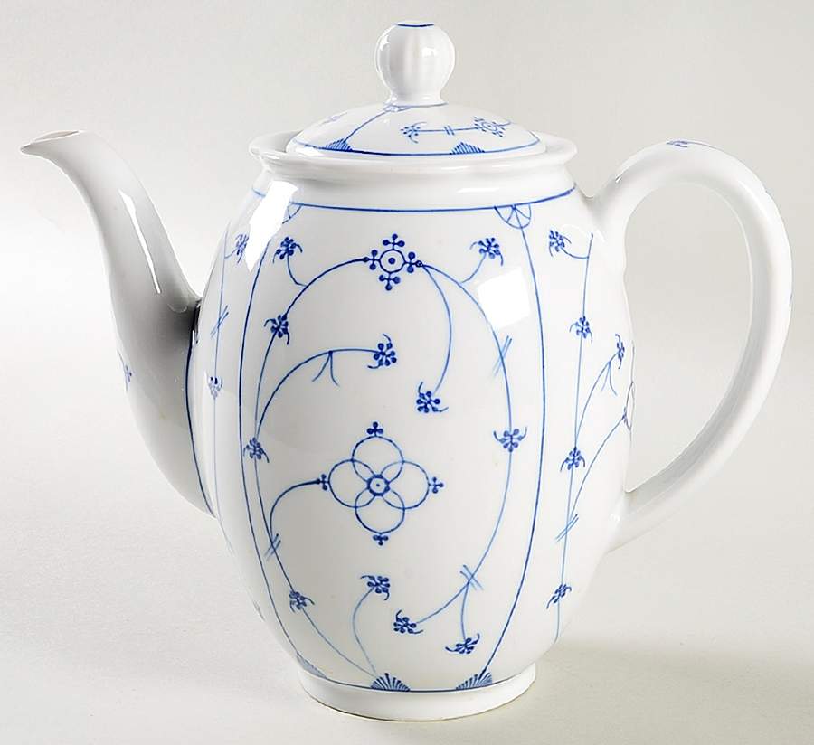 Strawflower (Scalloped) Coffee Pot & Lid by Winterling - Bavaria-1