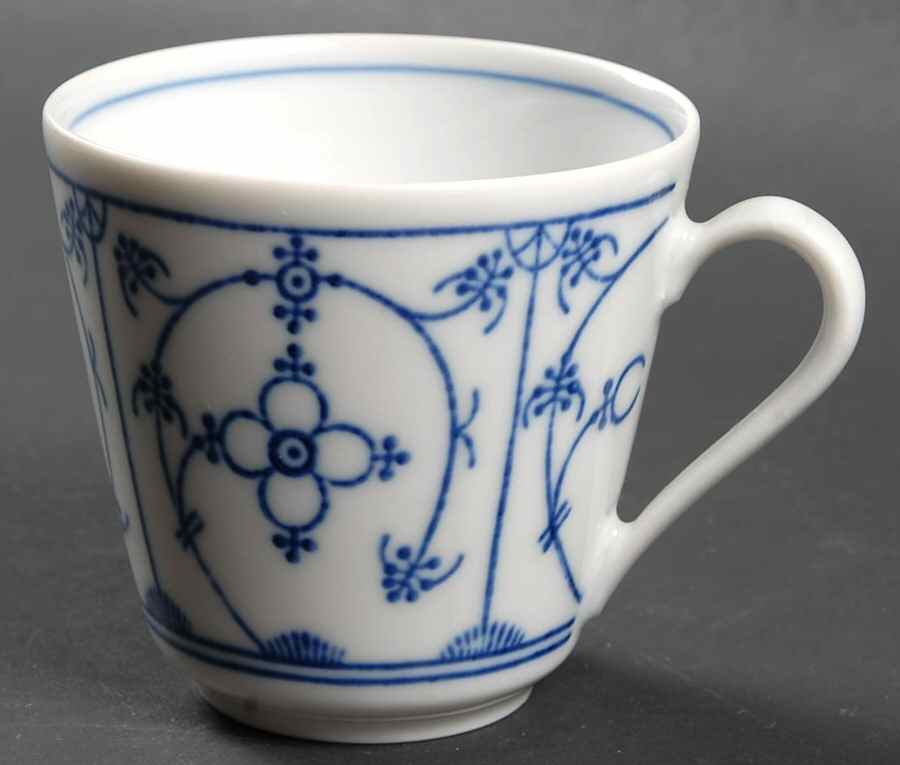 Strawflower (Scalloped) Flat Cup by Winterling - Bavaria-1