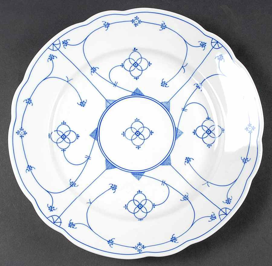 Strawflower (Scalloped) Dinner Plate by Winterling - Bavaria-1
