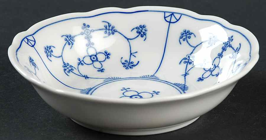 Strawflower (Scalloped) Fruit/Dessert (Sauce) Bowl by Winterling - Bavaria-1