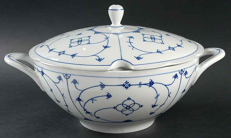 Strawflower (Scalloped) Tureen & Lid by Winterling - Bavaria-1