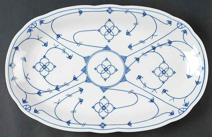 Strawflower (Scalloped) 14" Rectangular Serving Platter by Winterling - Bavaria-1