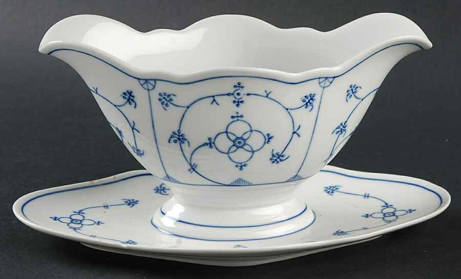 Strawflower (Scalloped) Gravy Boat with Attached Underplate by Winterling - Bavaria-1