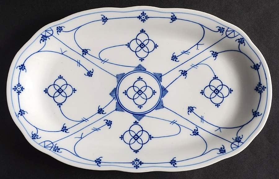 Strawflower (Scalloped) 11" Rectangular Serving Platter by Winterling - Bavaria-1