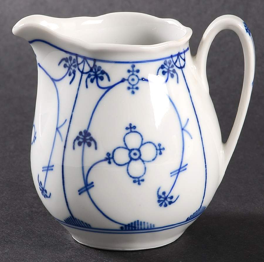 Strawflower (Scalloped) Mini Creamer by Winterling - Bavaria-1