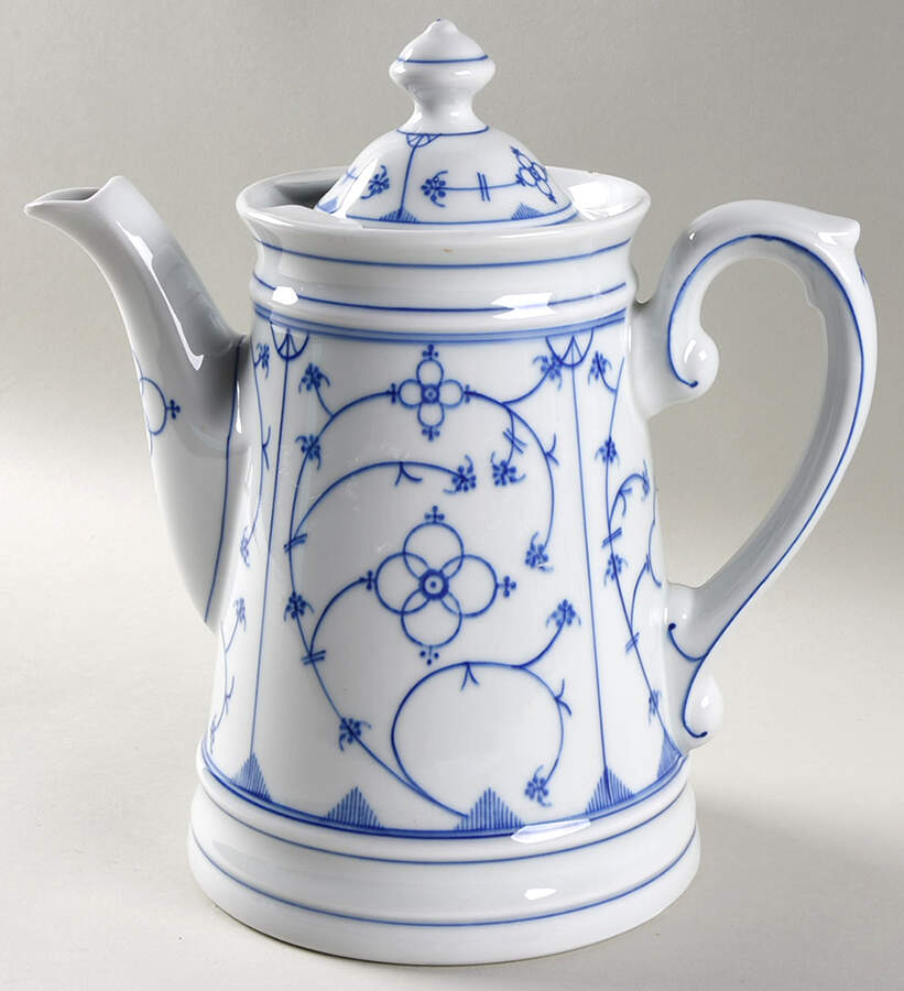 Strawflower (Smooth) Coffee Pot & Lid by Winterling - Bavaria-1