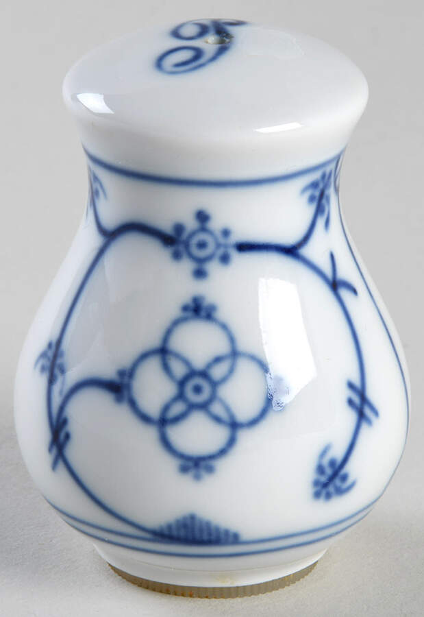 Strawflower (Smooth) Pepper Shaker by Winterling - Bavaria-1