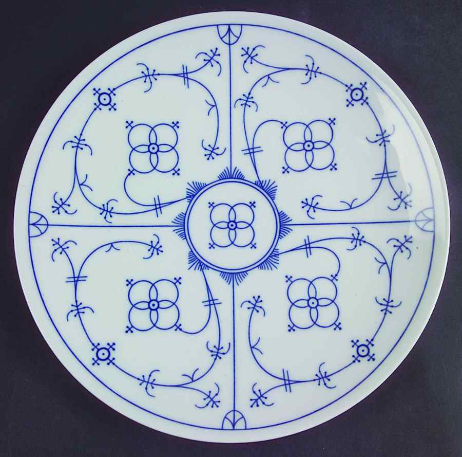 Strawflower (Smooth) Coupe Luncheon Plate by Winterling - Bavaria-1