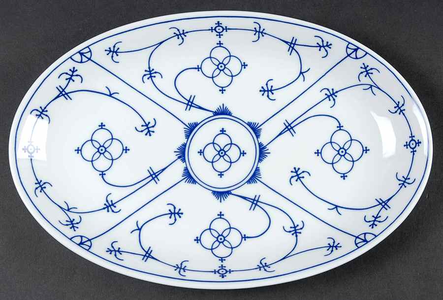 Strawflower (Smooth) 11" Oval Serving Platter by Winterling - Bavaria-1