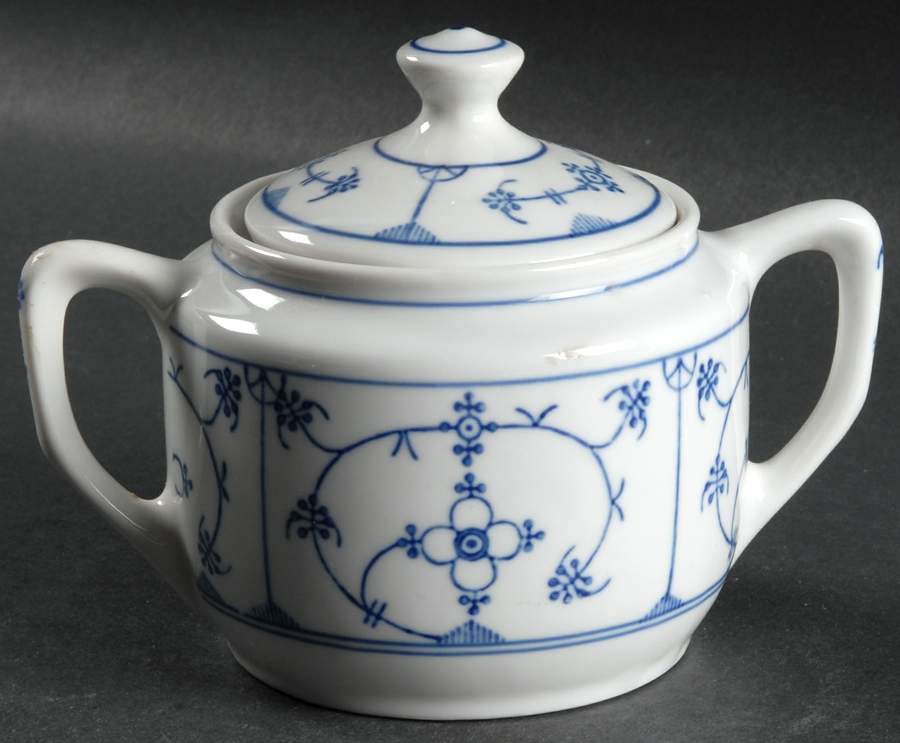 Strawflower (Smooth) Sugar Bowl & Lid by Winterling - Bavaria-1