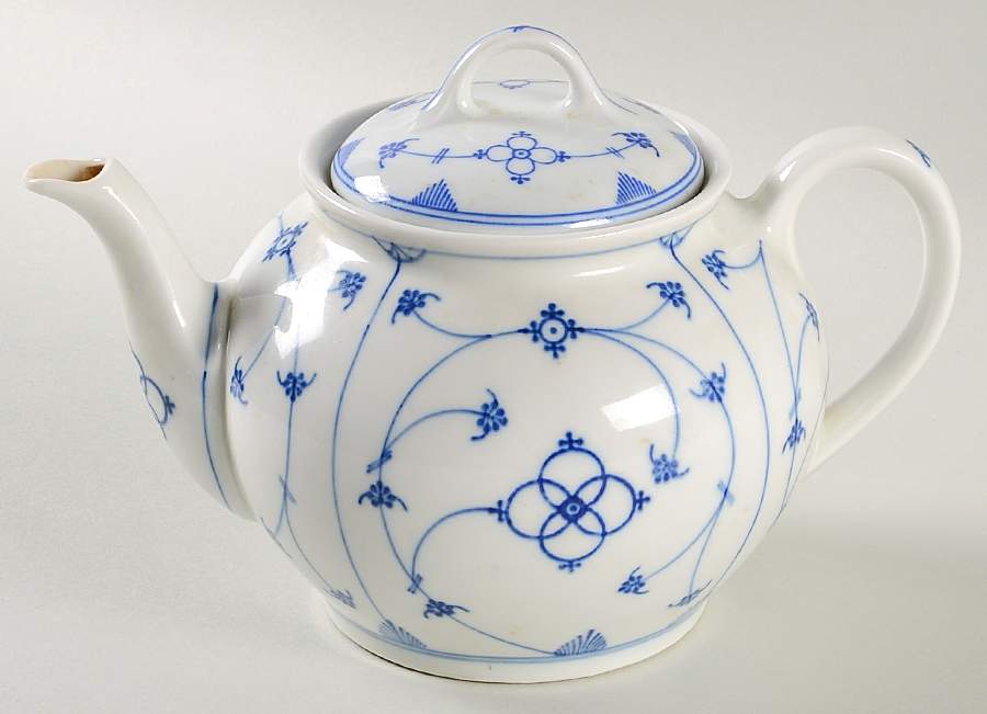 Strawflower (Smooth) Teapot & Lid by Winterling - Bavaria-1