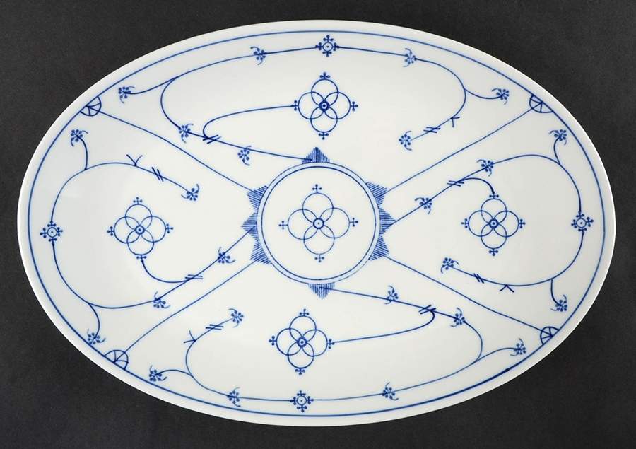 Strawflower (Smooth) 12" Oval Serving Platter by Winterling - Bavaria-1