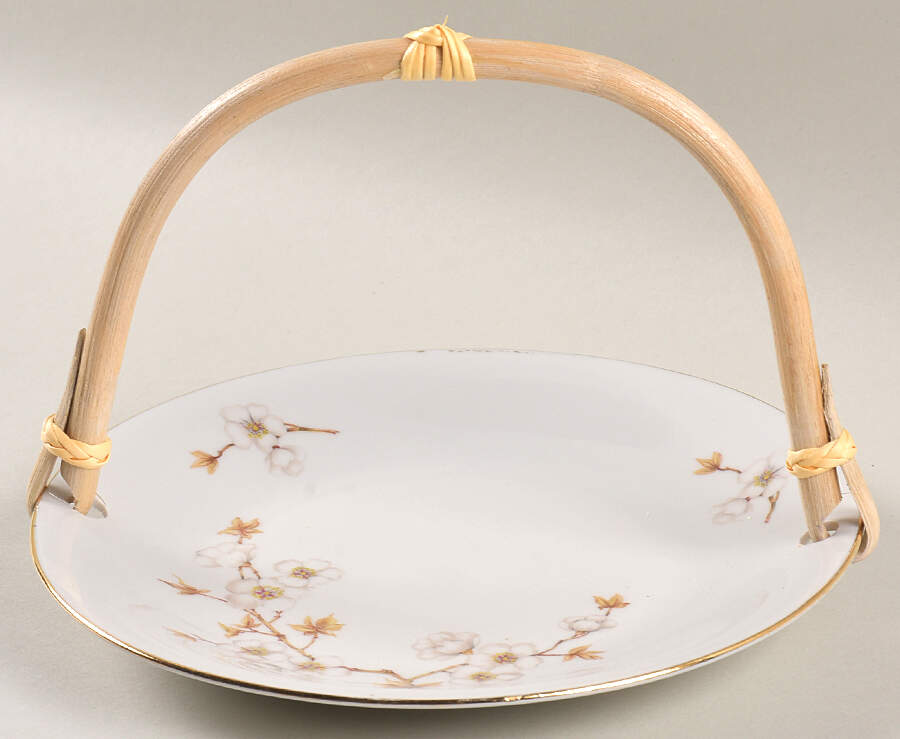 WIG7 5 3/8"-5 5/8" Bamboo Handled Serving Plate  HC by Winterling - Bavaria-1