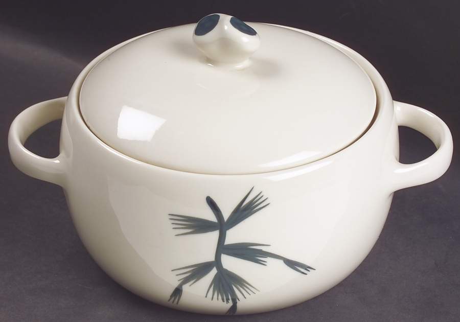 Blue Spruce 1.5 Qt Round Covered Casserole by Winfield-1