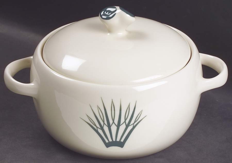 Royal Coronation 1.5 Qt Round Covered Casserole by Winfield-1