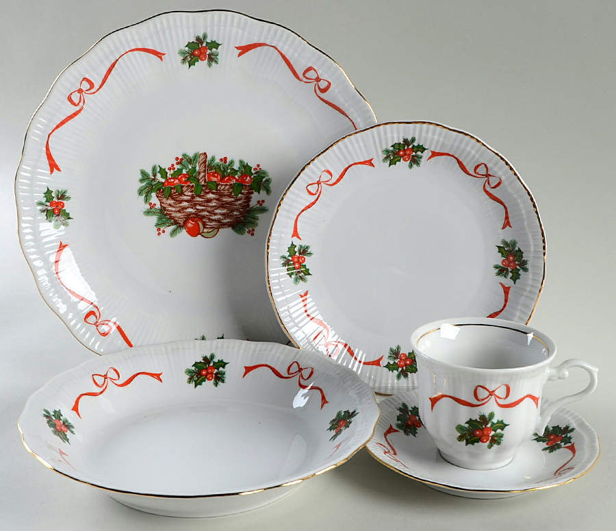 Holiday Ribbon (Ribbed) 5 Piece Place Setting by Walbrzych-1