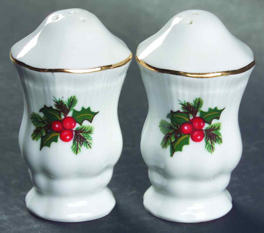Holiday Ribbon (Ribbed) Salt & Pepper Set by Walbrzych-1