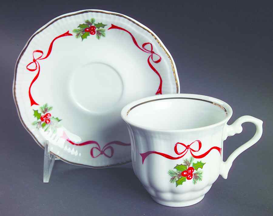 Holiday Ribbon (Ribbed) Flat Cup & Saucer Set by Walbrzych-1