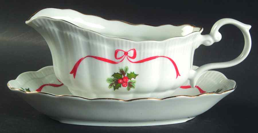 Holiday Ribbon (Ribbed) Gravy Boat & Underplate/Relish by Walbrzych-1