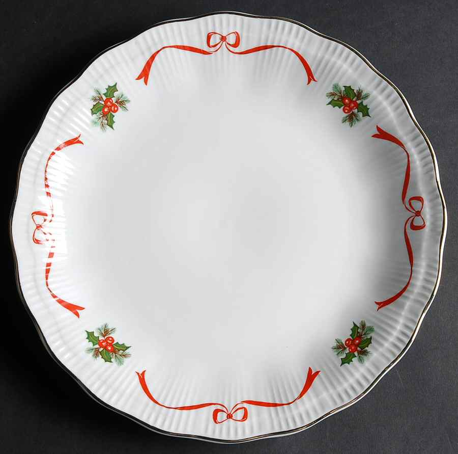 Holiday Ribbon (Ribbed) Dinner Plate by Walbrzych-1