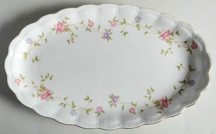 Windsor (Ribbed) 13" Oval Serving Platter by Walbrzych-1