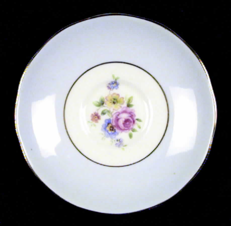 WLL2 Saucer by Wellington (England)-1