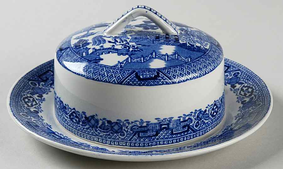 Blue Willow (Older) Round Covered Butter by Wood & Sons-1