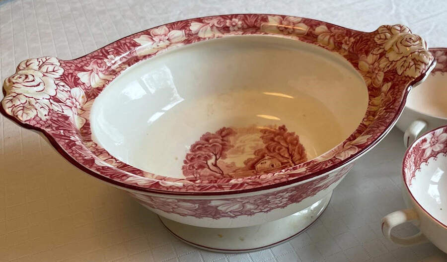 Colonial Pink (Light Weight) Round Vegetable No Lid by Wood & Sons-1
