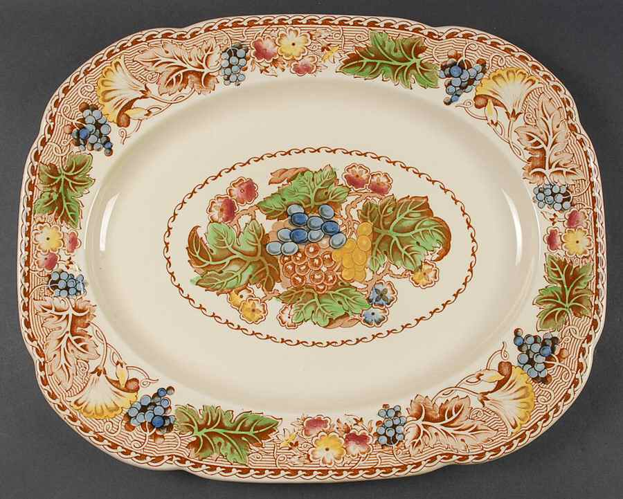 Hyde (Scalloped Edge) 15" Oval Serving Platter by Wood & Sons-1