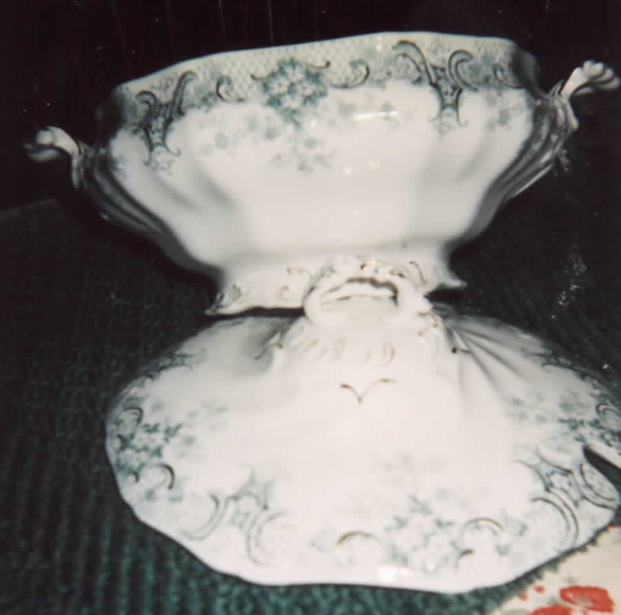 Keswick Tureen &  Lid by Wood & Sons-1