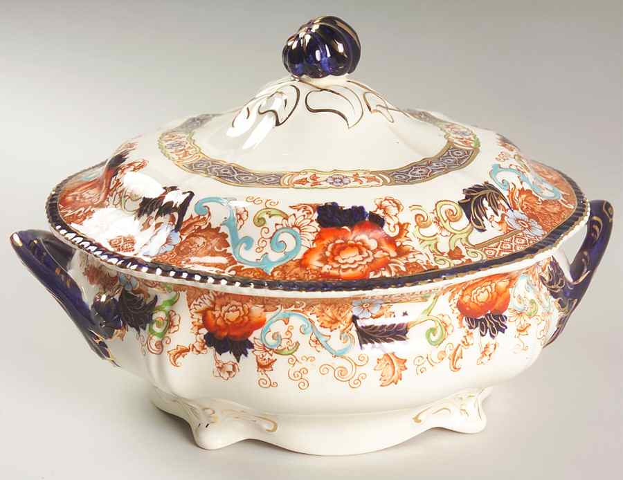 Verona Round Covered Vegetable by Wood & Sons-1