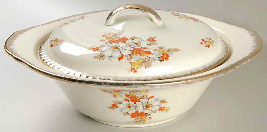 WOO10 Round Covered Vegetable by Wood & Sons-1