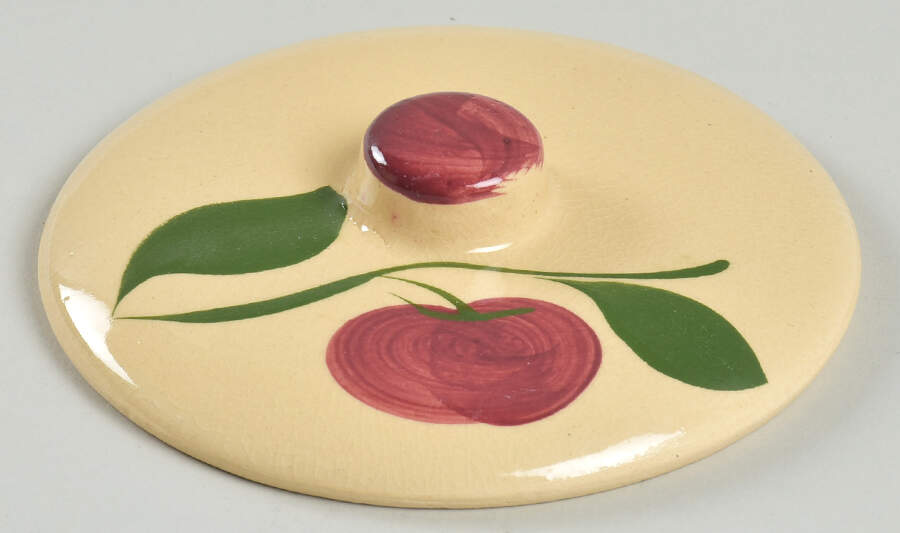 Apple Lid for Small Bean Pot by Watt Pottery-1