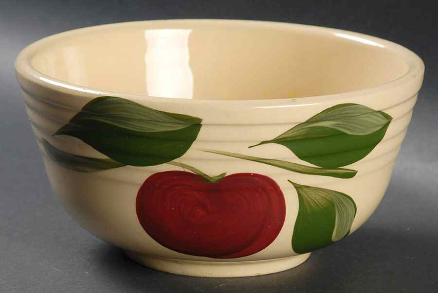 Apple 6" Nappy by Watt Pottery-1