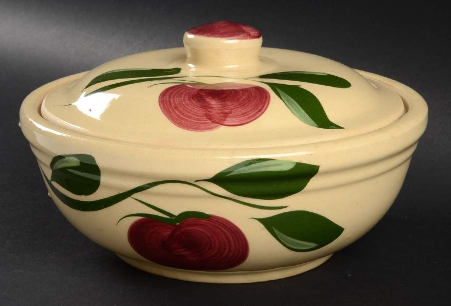 Apple 1 Qt Round Covered Casserole by Watt Pottery-1