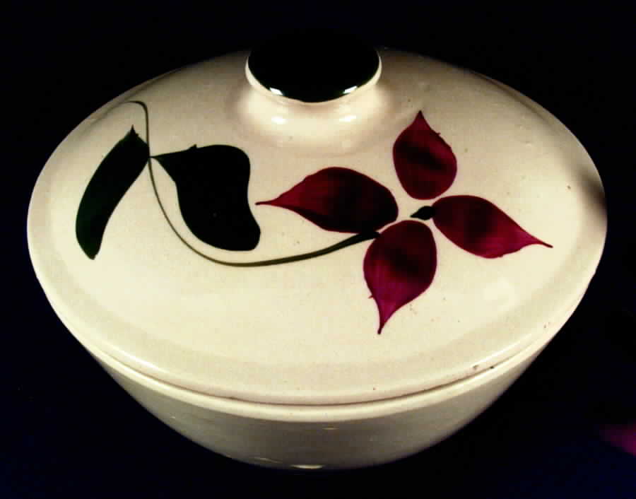 Starflower Round Covered Baker by Watt Pottery-1