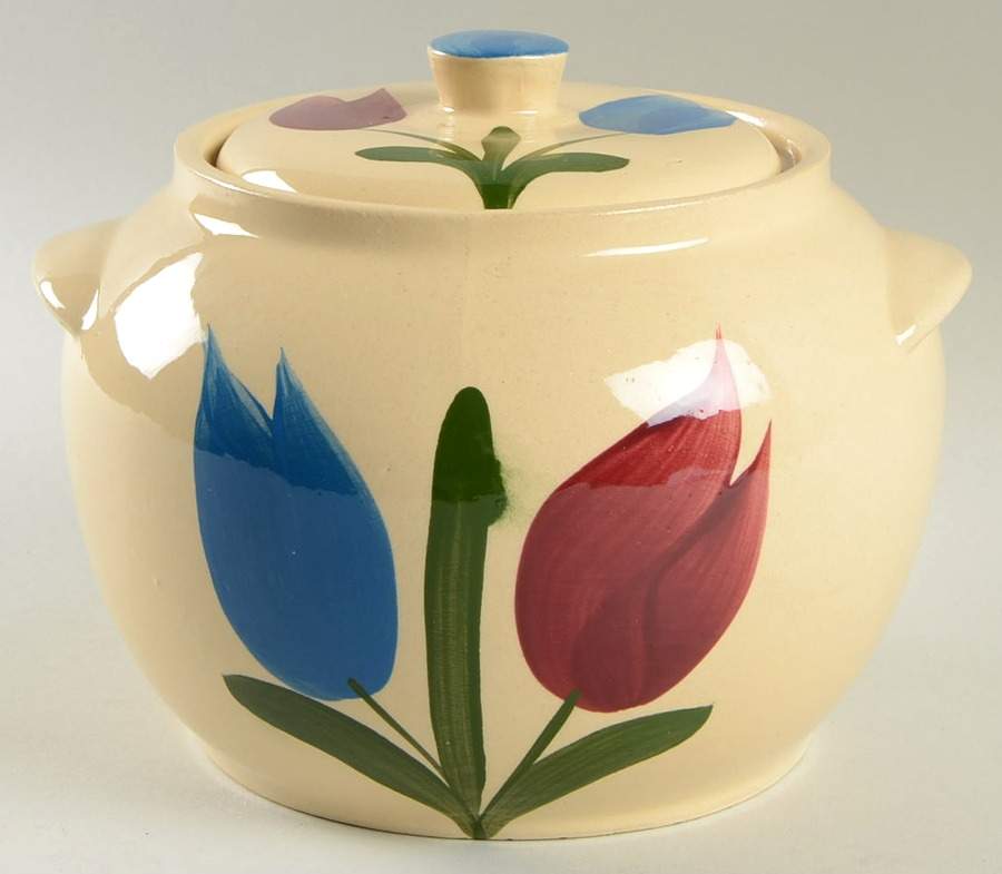 Tulip Small Bean Pot & Lid by Watt Pottery-1