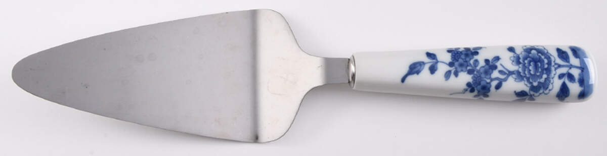 Hampton Pie & Cake Server with Stainless Blade by Winterthur-1
