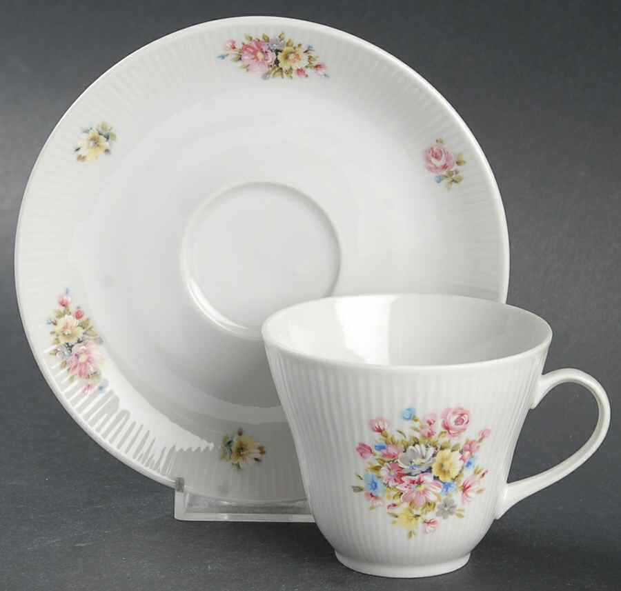 RXH58 Flat Cup & Saucer Set by Retsch & Co-1